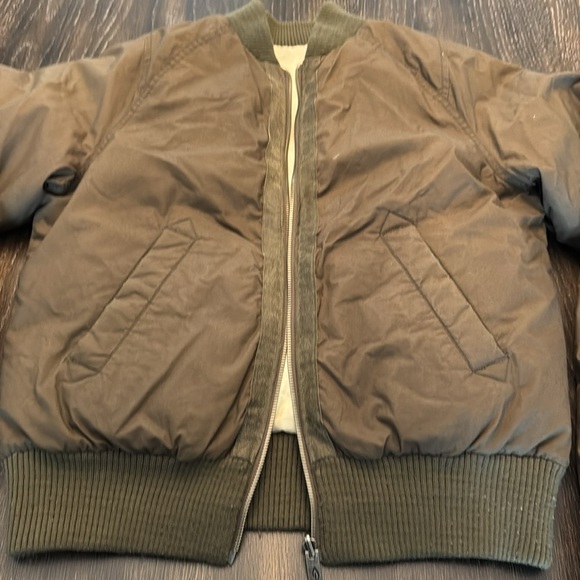 🟢 DIESEL UNISEX OLIVE GREEN & CREAM REVERSIBLE BOMBER JACKET - Picture 2 of 14
